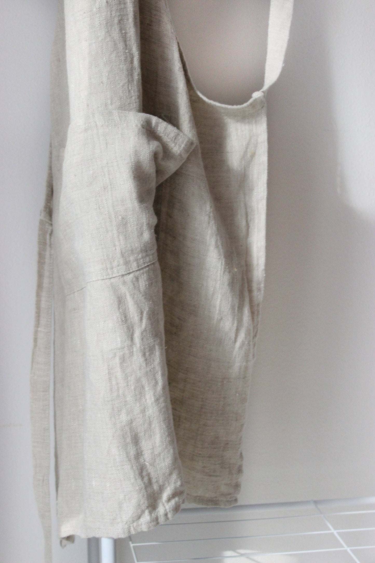 Linen apron with pockets in various colors: Khaki