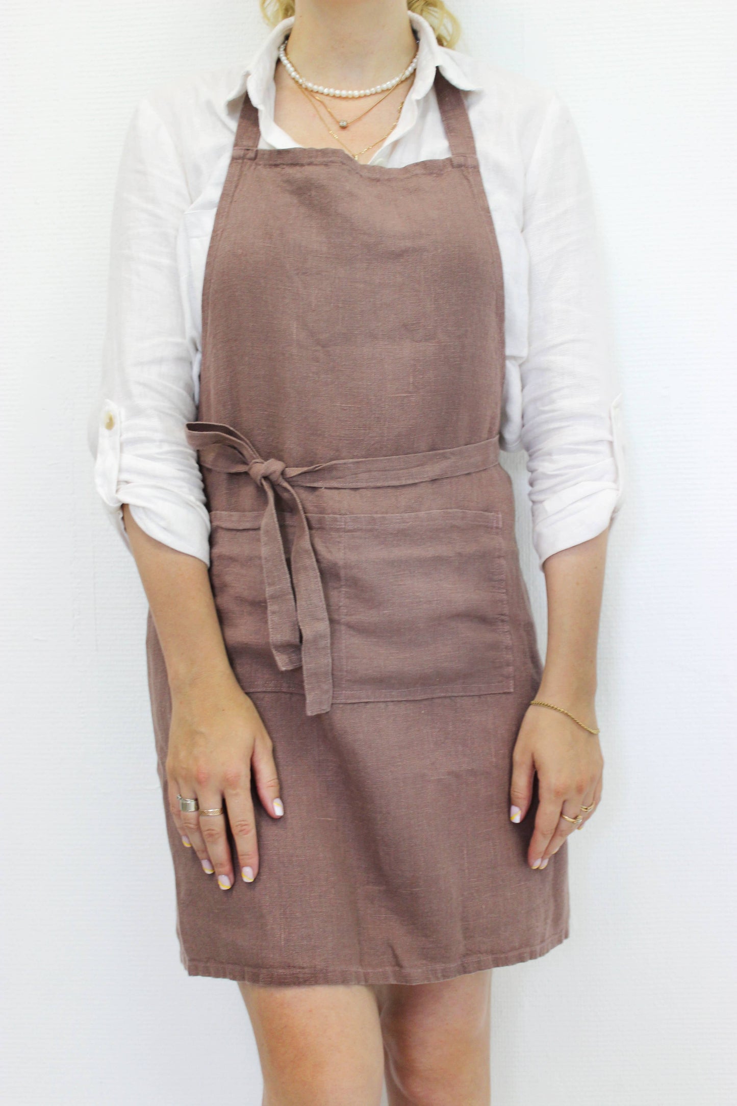 Linen apron with pockets in various colors: Khaki