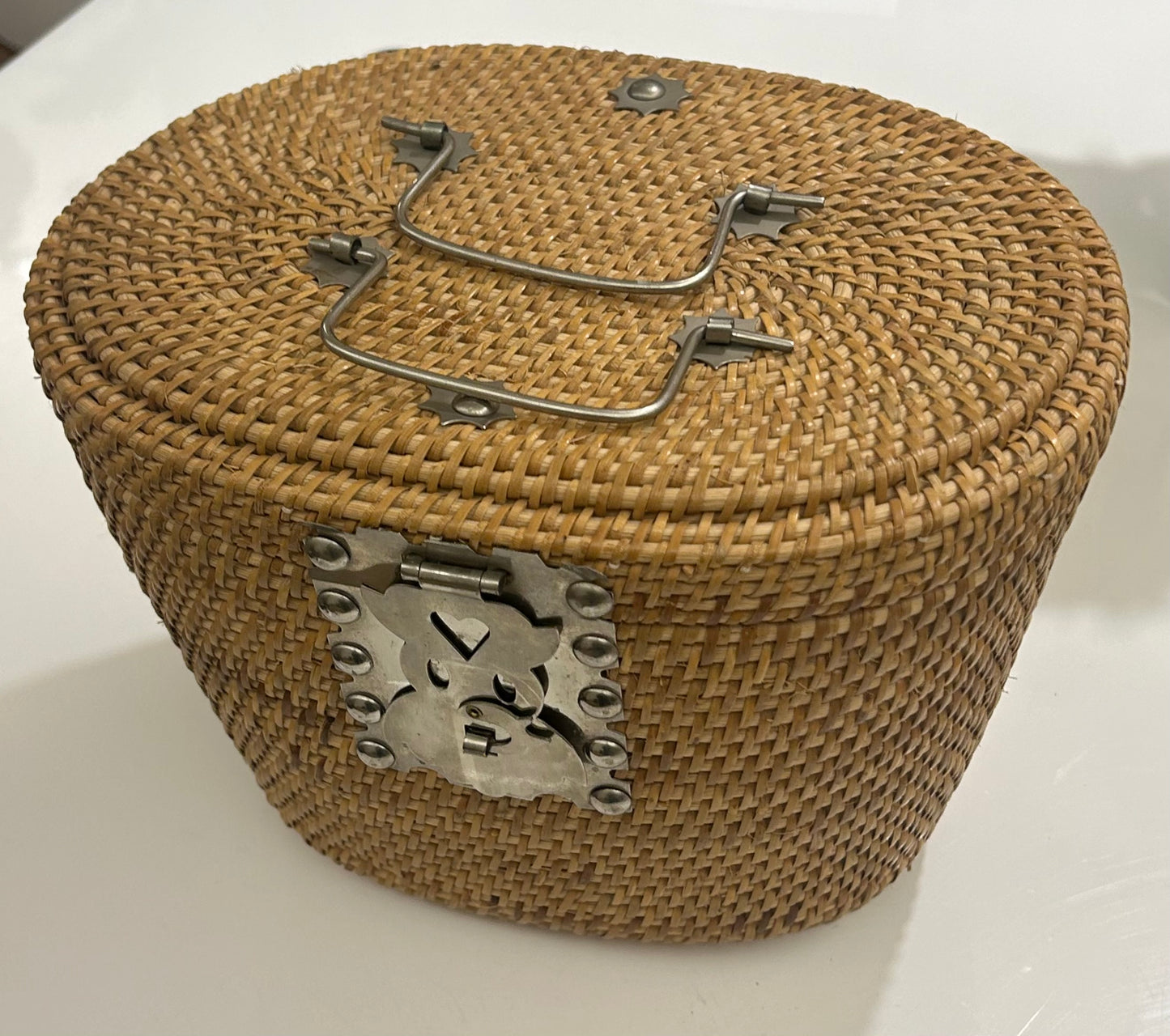 Wicker basket tea set