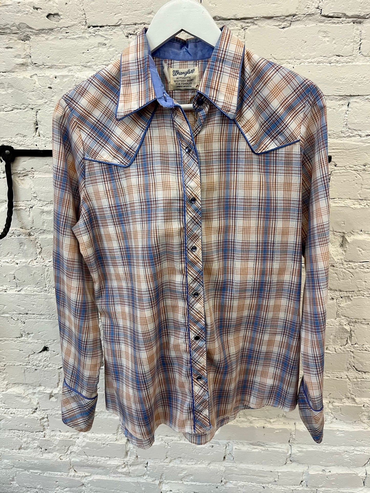 Wrangler periwinkle rodeo pearl shirt